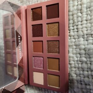 Violet Voss windflower fun sized pallette